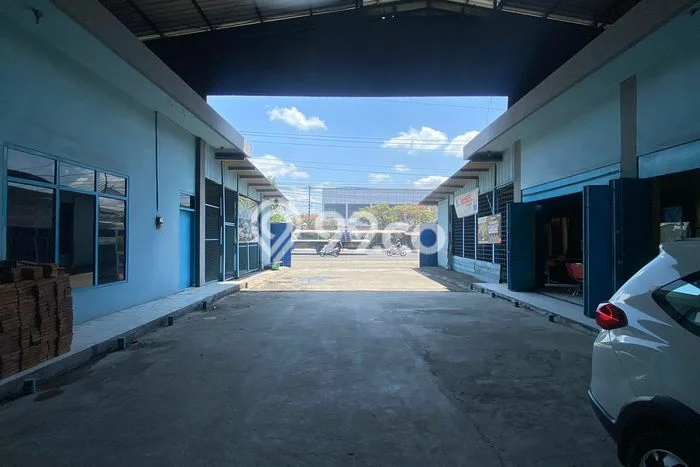 Gudang Disewakan Kawasan Sragen, Luas 2700m², Area Premium Gudang Disewakan Kawasan Sragen, Luas 2700m², Area Premium