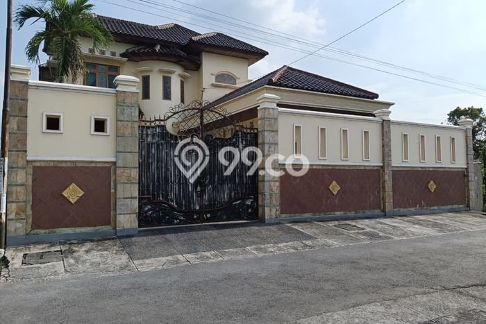 Rumah Mewah Dijual LT 910m2 di Kartasura, Sukoharjo Rumah Mewah Dijual LT 910m2 di Kartasura, Sukoharjo
