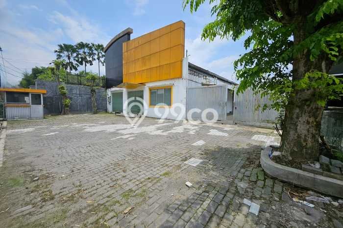 Komersial disewakan lokasi strategis Laweyan Solo 1140m2 Komersial disewakan lokasi strategis Laweyan Solo 1140m2