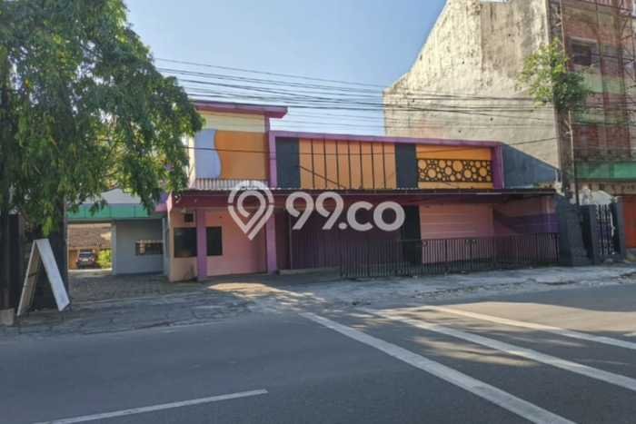 Unit Ruko disewakan di Banjarsari Solo dengan LT 600m2 / LB 500m2 Unit Ruko disewakan di Banjarsari Solo dengan LT 600m2 / LB 500m2
