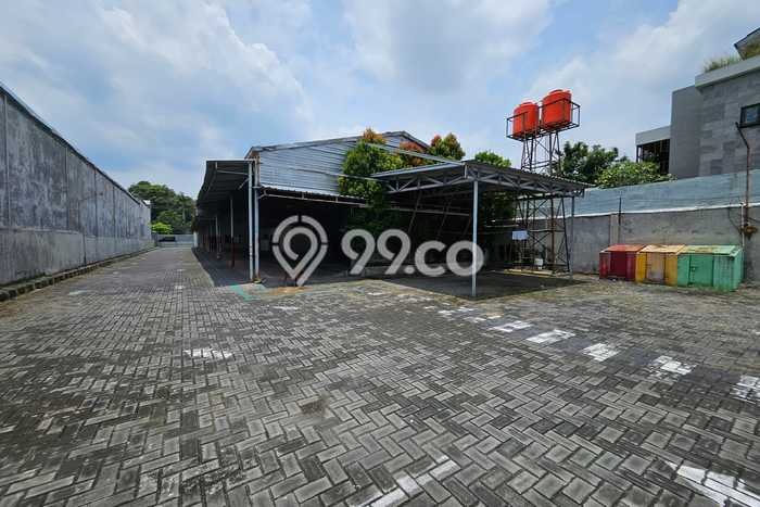 Komersial disewakan lokasi strategis Laweyan Solo 1140m2 Komersial disewakan lokasi strategis Laweyan Solo 1140m2
