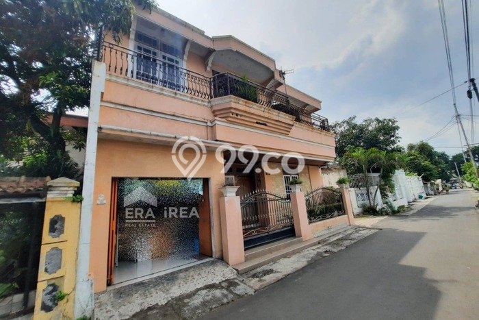 Dijual Rumah Strategis Bagus Punya 5 KT di Jebres Surakarta SHM Dijual Rumah Strategis Bagus Punya 5 KT di Jebres Surakarta SHM