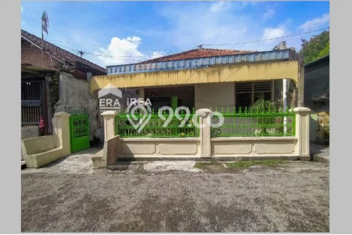 Dijual Cepat Rumah Bagus Siap Huni LB 106m2 di Banjarsari, Surakarta Dijual Cepat Rumah Bagus Siap Huni LB 106m2 di Banjarsari, Surakarta