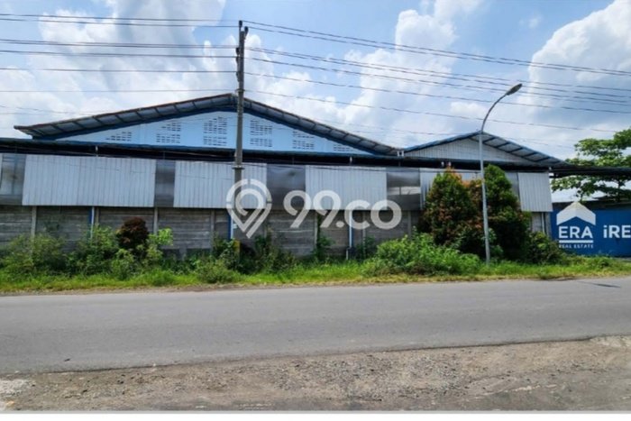 Dijual Gudang Area Komersial Kawasan Jaten, Luas 2282m², Jalan Utama Dijual Gudang Area Komersial Kawasan Jaten, Luas 2282m², Jalan Utama