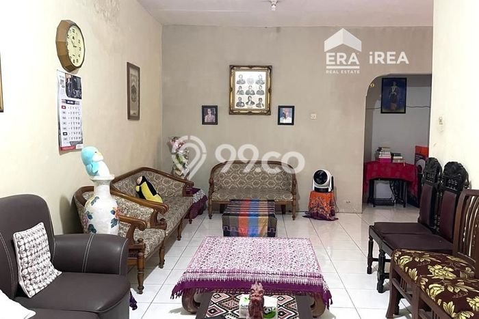 Dijual Cepat Rumah Bagus Siap Huni LB 180m2 di Jaten, Karanganyar Dijual Cepat Rumah Bagus Siap Huni LB 180m2 di Jaten, Karanganyar