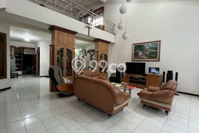 Dijual Rumah Premium dengan Fasilitas Sekitar Komplit di Jebres, Surakarta Dijual Rumah Premium dengan Fasilitas Sekitar Komplit di Jebres, Surakarta