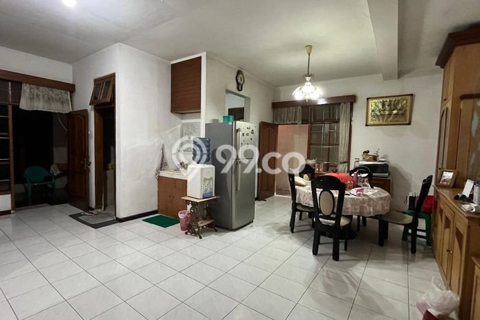 Dijual Rumah Premium dengan Fasilitas Sekitar Komplit di Jebres, Surakarta Dijual Rumah Premium dengan Fasilitas Sekitar Komplit di Jebres, Surakarta