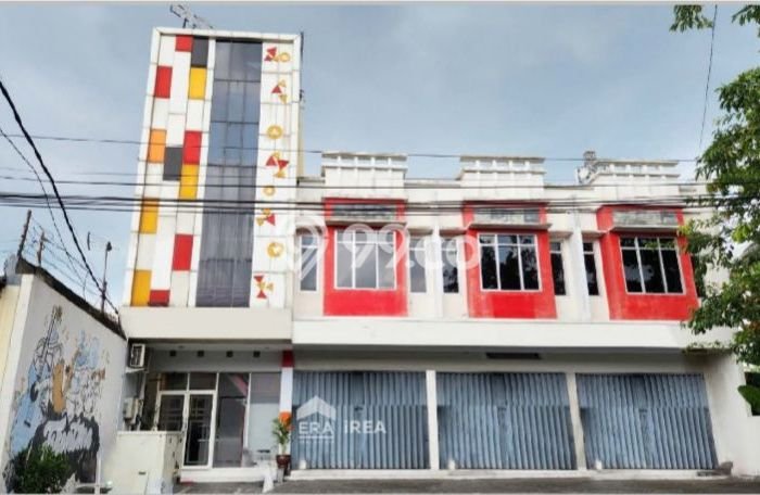 FOR SALE! Ruko di Banjarsari Surakarta, LT 124m2, LB 123m2 FOR SALE! Ruko di Banjarsari Surakarta, LT 124m2, LB 123m2