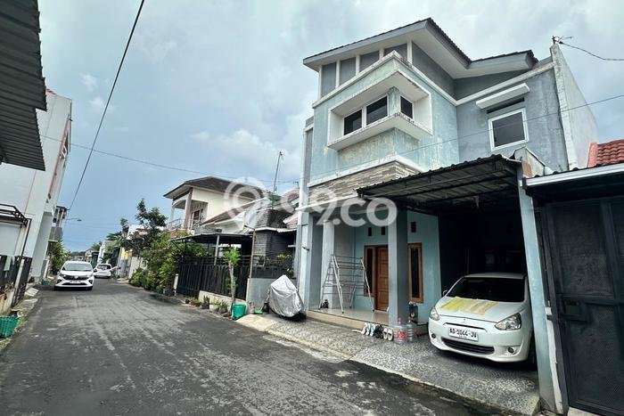 Dijual Hunian Rumah Terawat 3 Kamar di Solo Baru, Surakarta Dijual Hunian Rumah Terawat 3 Kamar di Solo Baru, Surakarta