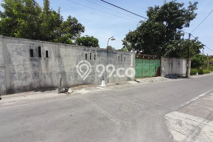 Lahan Dijual Lokasi Colomadu, Karanganyar dengan Luas Tanah 1402m2 dan Status SHM Lahan Dijual Lokasi Colomadu, Karanganyar dengan Luas Tanah 1402m2 dan Status SHM