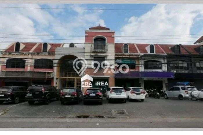 Ruko Dijual di Surakarta LT 129m2 & LB 225m2 Lokasi Terbaik! Ruko Dijual di Surakarta LT 129m2 & LB 225m2 Lokasi Terbaik!