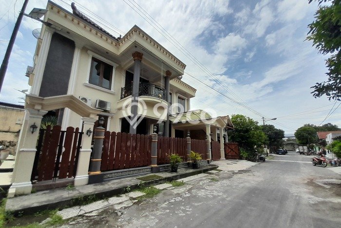 For Sale Rumah Elit Exclusive di Kartasura, Sukoharjo For Sale Rumah Elit Exclusive di Kartasura, Sukoharjo