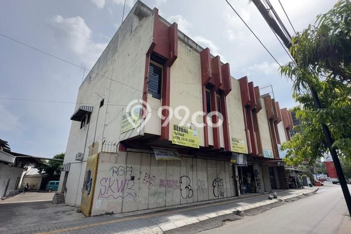 FOR SALE! Ruko di Jebres Surakarta, LT 82m2, LB 225m2 FOR SALE! Ruko di Jebres Surakarta, LT 82m2, LB 225m2