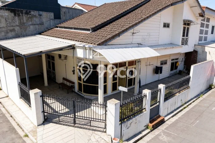 Rumah Luxury Modern Siap Huni di Simpang Lima Semarang Rumah Luxury Modern Siap Huni di Simpang Lima Semarang