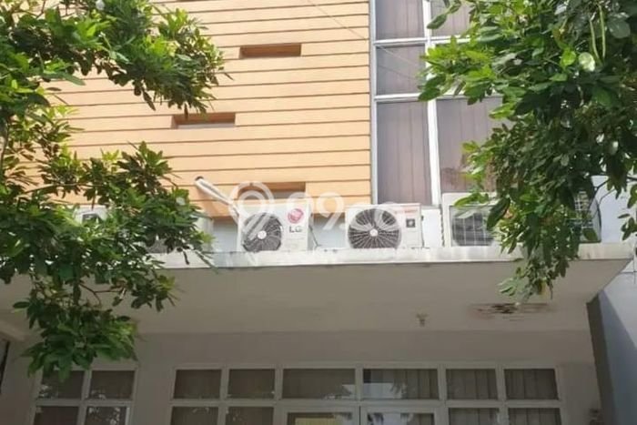 Unit Ruko Dijual di Cinere Depok Luas Tanah 90m2, Luas Bangunan 270m2 Unit Ruko Dijual di Cinere Depok Luas Tanah 90m2, Luas Bangunan 270m2