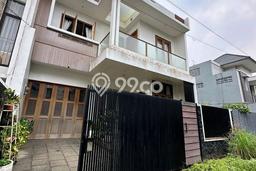 Rumah Elit Modern Siap Huni di Pondok Indah Jakarta Selatan Rumah Elit Modern Siap Huni di Pondok Indah Jakarta Selatan