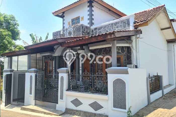 Dijual Rumah Strategis Bagus Punya 4 KT di Banyumanik Semarang - Dijual Rumah Strategis Bagus Punya 4 KT di Banyumanik Semarang -