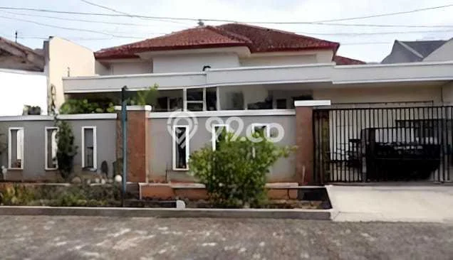 Dijual Rumah Premium dengan Fasilitas Sekitar Lengkap di Semarang Barat, Semarang Dijual Rumah Premium dengan Fasilitas Sekitar Lengkap di Semarang Barat, Semarang