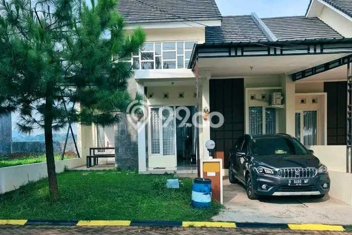 Hunian Cantik Minimalis Lb 120m2 di Banyumanik, Semarang Hunian Cantik Minimalis Lb 120m2 di Banyumanik, Semarang