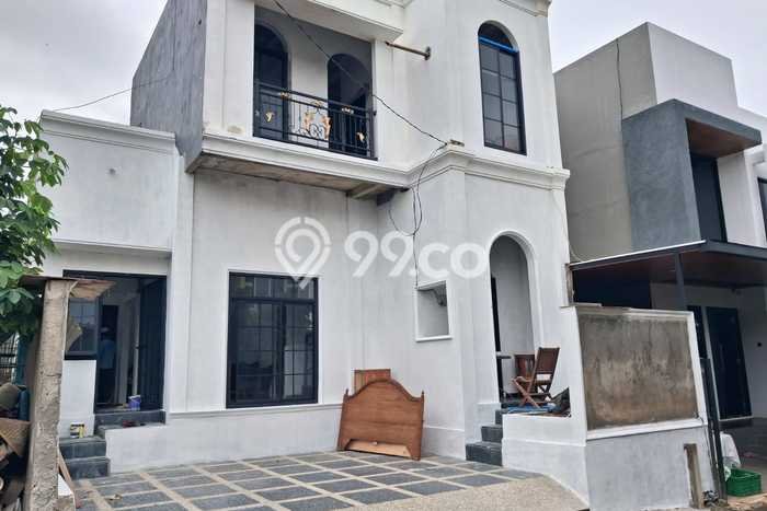 For Sale Rumah 4 Kamar Lokasi Ideal Bagus dan Strategis di Banyumanik For Sale Rumah 4 Kamar Lokasi Ideal Bagus dan Strategis di Banyumanik