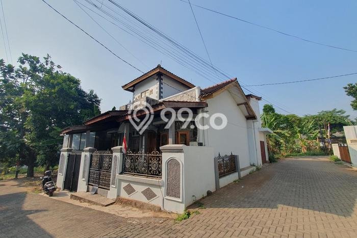 Dijual Rumah Strategis Bagus Punya 4 KT di Banyumanik Semarang - Dijual Rumah Strategis Bagus Punya 4 KT di Banyumanik Semarang -