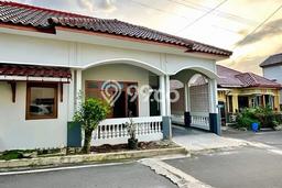 Rumah Modern Cantik 3 Kamar Siap Huni di Banyumanik Rumah Modern Cantik 3 Kamar Siap Huni di Banyumanik