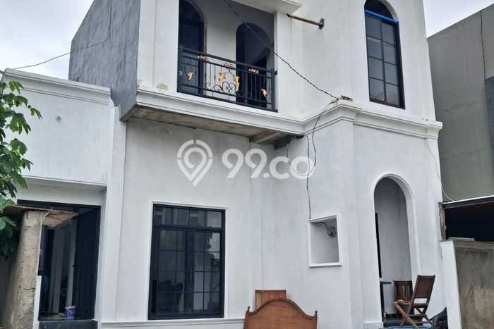 For Sale Rumah 4 Kamar Lokasi Ideal Bagus dan Strategis di Banyumanik For Sale Rumah 4 Kamar Lokasi Ideal Bagus dan Strategis di Banyumanik