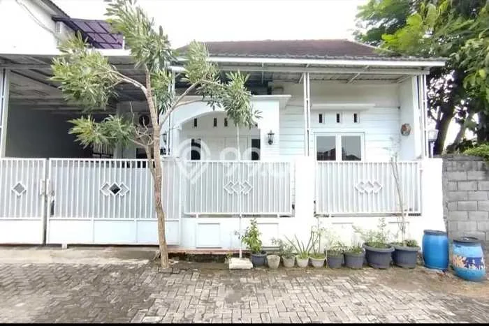 Rumah Modern Cantik 3 KT Bisa Langsung Pindah di Pedurungan Rumah Modern Cantik 3 KT Bisa Langsung Pindah di Pedurungan