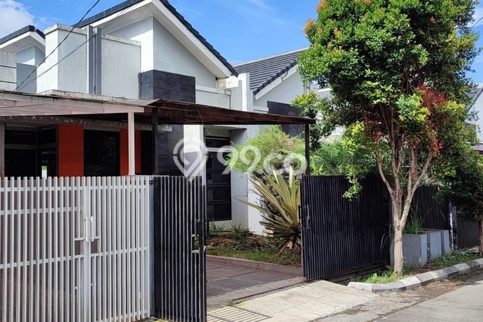 Rumah Strategis LT 157m² / LB 505m² di Sariwangi, Dekat Pusat Kota, Bandung Rumah Strategis LT 157m² / LB 505m² di Sariwangi, Dekat Pusat Kota, Bandung