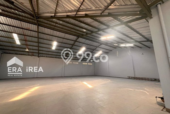 Untuk Disewa Gudang di Manahan Solo LT 560m2, LB 500m2 Untuk Disewa Gudang di Manahan Solo LT 560m2, LB 500m2