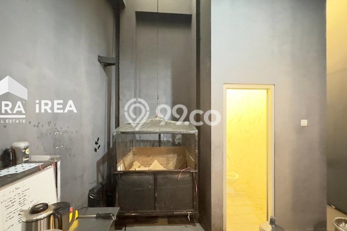 Unit Ruko disewakan di Serengan Solo dengan LT 250m2 / LB 561m2 Unit Ruko disewakan di Serengan Solo dengan LT 250m2 / LB 561m2