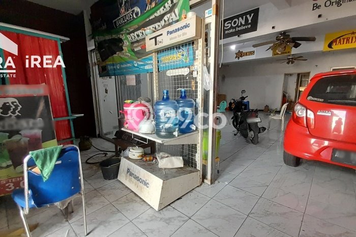 Ruko disewakan di Banjarsari Solo dengan luas bangunan 300m2 Ruko disewakan di Banjarsari Solo dengan luas bangunan 300m2