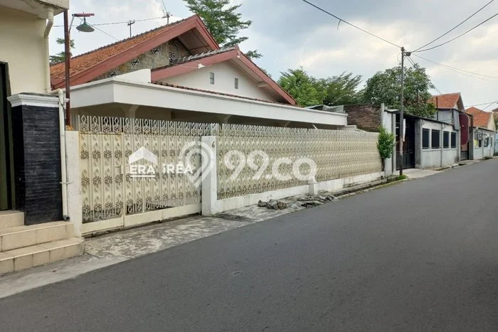 For Sale Rumah Mewah Exclusive di Laweyan, Surakarta For Sale Rumah Mewah Exclusive di Laweyan, Surakarta