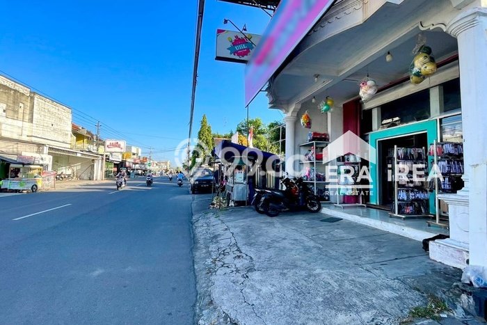 FOR SALE! Komersial di Simo Boyolali, LT 121m2, LB 200m2 FOR SALE! Komersial di Simo Boyolali, LT 121m2, LB 200m2