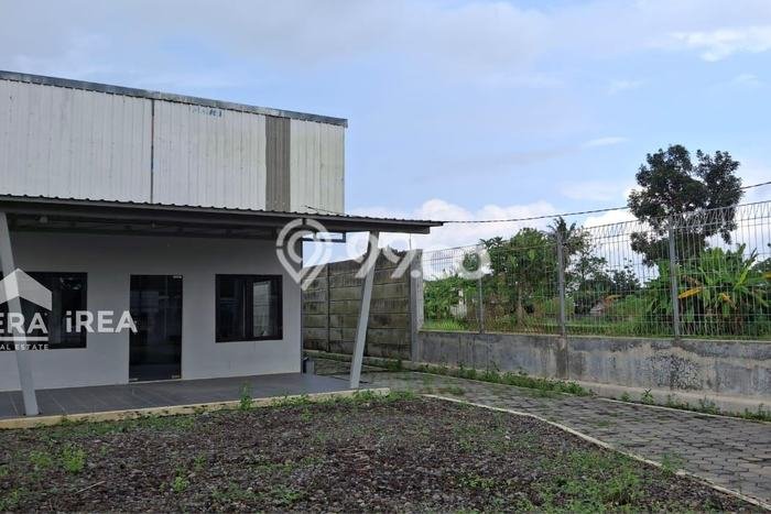 Komersial Kawasan Bisnis Kawasan , Luas 400m2m², Siap Operasi Komersial Kawasan Bisnis Kawasan , Luas 400m2m², Siap Operasi