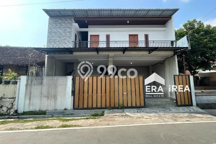 Dijual Cepat Rumah Bagus Siap Huni LB 325m2 di Kartasura, Sukoharjo Dijual Cepat Rumah Bagus Siap Huni LB 325m2 di Kartasura, Sukoharjo