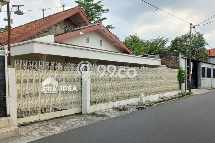Rumah Eksklusif Siap Huni LT 963m2 di Laweyan, Solo Rumah Eksklusif Siap Huni LT 963m2 di Laweyan, Solo