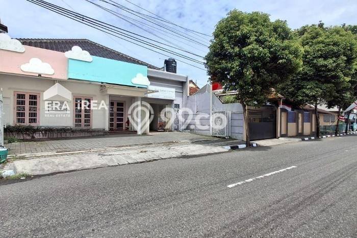 Unit Komersial Dijual di Pakualaman Yogyakarta Luas Bangunan 250m2 Unit Komersial Dijual di Pakualaman Yogyakarta Luas Bangunan 250m2