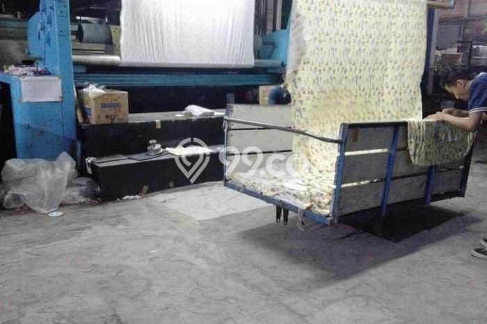 Area Ramai! Pabrik Dijual di Batujajar untuk Bisnis Luas Bangunan 9000m2 Area Ramai! Pabrik Dijual di Batujajar untuk Bisnis Luas Bangunan 9000m2