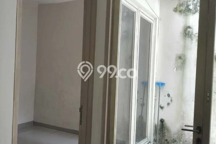 Rumah di , Akses ke Stasiun, 5 KM, Luas 648m2m² LB 324m2m² Rumah di , Akses ke Stasiun, 5 KM, Luas 648m2m² LB 324m2m²