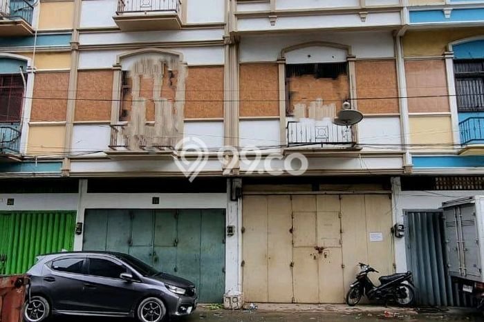 Ruko Kawasan Ujung Tanah, Luas 185m2m², Mainroad, Lokasi Ramai Ruko Kawasan Ujung Tanah, Luas 185m2m², Mainroad, Lokasi Ramai
