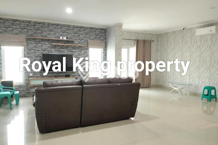 Disewakan! Rumah 5 Kamar Tidur &
3 Kamar Mandi di Modernland, Tangerang Disewakan! Rumah 5 Kamar Tidur &
3 Kamar Mandi di Modernland, Tangerang