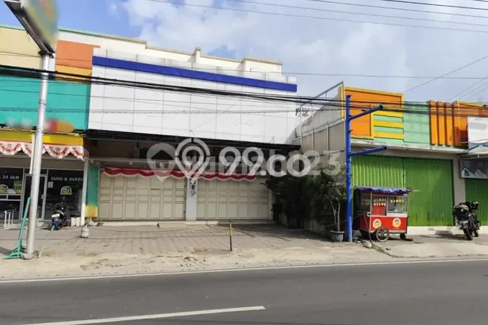 Disewakan Ruko komersial di Gamping luas bangunan 390m2 Disewakan Ruko komersial di Gamping luas bangunan 390m2