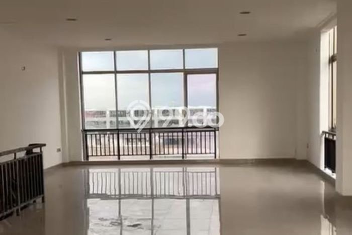 Ruko Dijual di Penjaringan Jakarta Utara dengan Luas Bangunan 450m2 Ruko Dijual di Penjaringan Jakarta Utara dengan Luas Bangunan 450m2