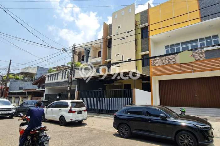 Ruko Komersial Disewakan di Kelapa Gading Jakarta Utara Luas 322m2 Ruko Komersial Disewakan di Kelapa Gading Jakarta Utara Luas 322m2