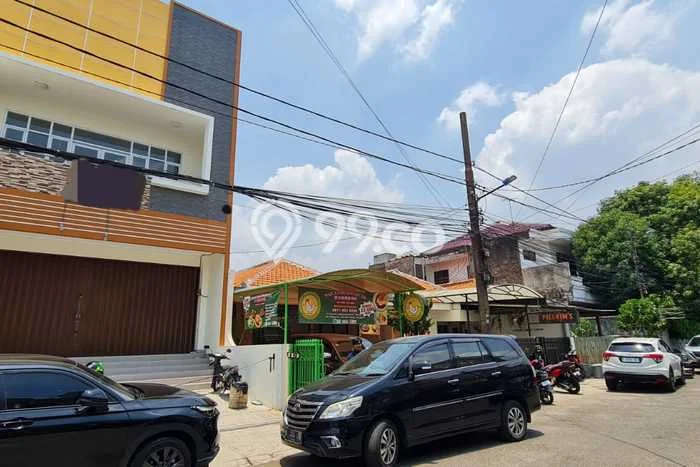 Ruko Komersial Disewakan di Kelapa Gading Jakarta Utara Luas 322m2 Ruko Komersial Disewakan di Kelapa Gading Jakarta Utara Luas 322m2