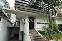 Disewakan Rumah Murah di Kemang Jakarta Selatan dengan 3 KT Disewakan Rumah Murah di Kemang Jakarta Selatan dengan 3 KT