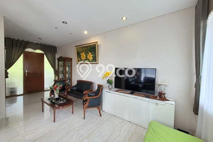 Vila di , Area 220m2m², Area Strategis Vila di , Area 220m2m², Area Strategis