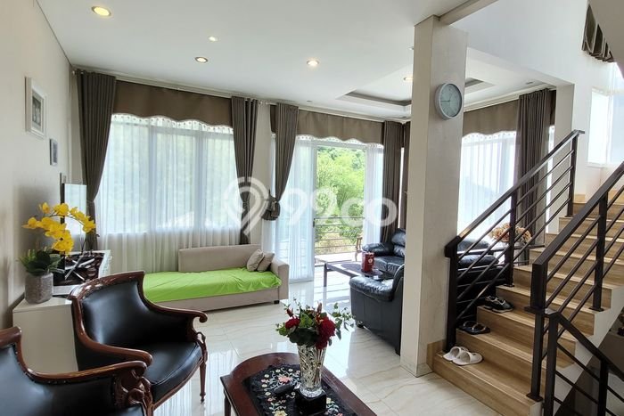 Vila di , Area 220m2m², Area Strategis Vila di , Area 220m2m², Area Strategis