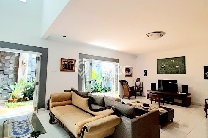 Rumah Elit Modern Siap Huni di Bintaro Tangerang Selatan Rumah Elit Modern Siap Huni di Bintaro Tangerang Selatan